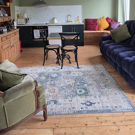 Apartment Apartment-sleeps2-parking-garden-patio *